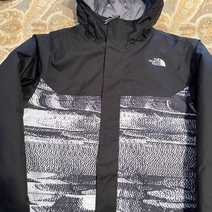 The North Face ski jacket. Size boys XL